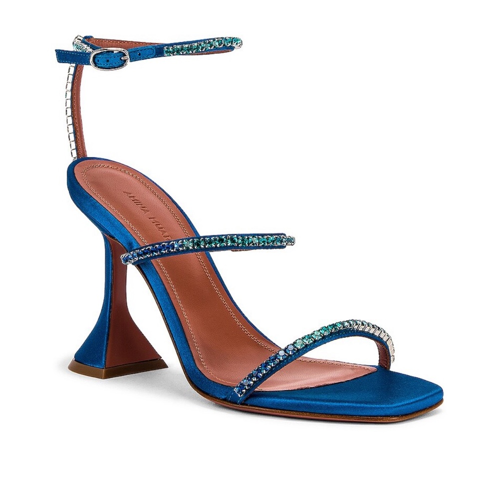 AMINA MUADDI
Gilda Ombre Sandal
38
Color: Blue & Bahamas Ombre Crystal